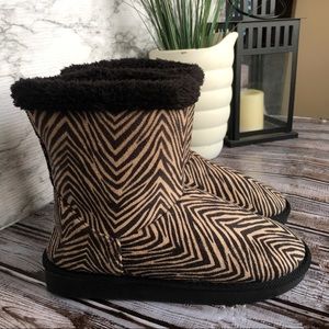 Vera Bradley Cozy Zebra Print Slipper Booties